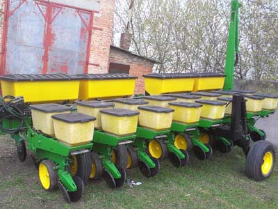 Сеялки точного высева (пропашные) John Deere 7200 (пневманическая)